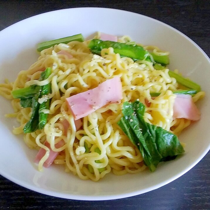 野沢菜とベーコンの塩焼きそば